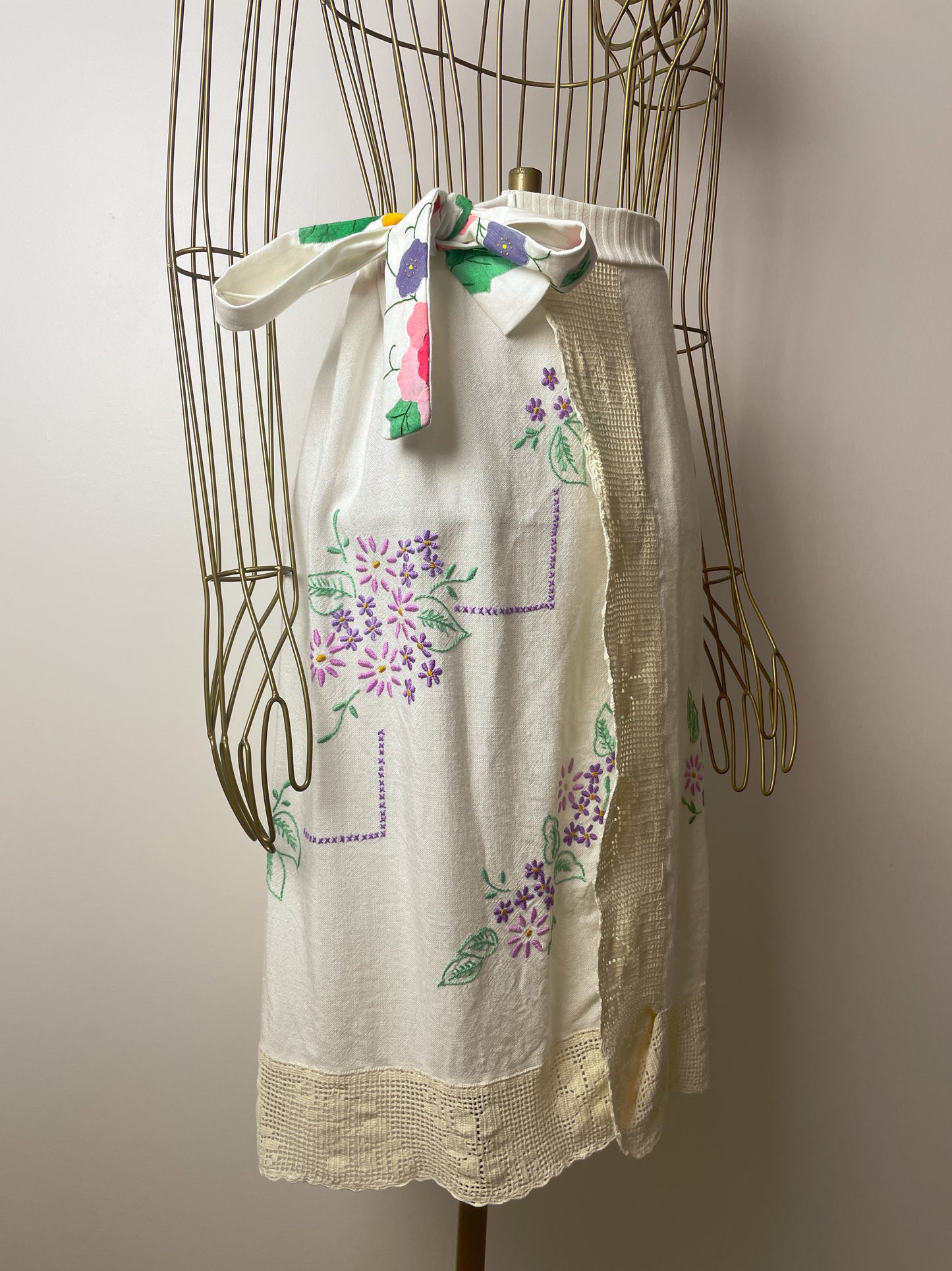 TABLE LINEN WRAP SKIRT